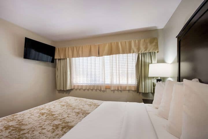Room 3 of 27