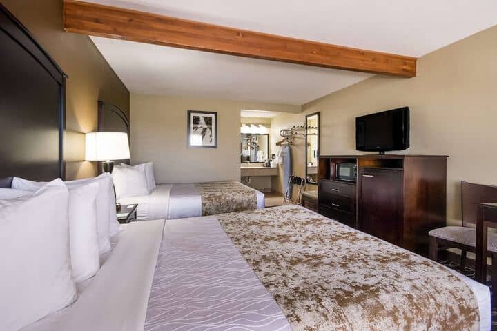 Room 8 of 27