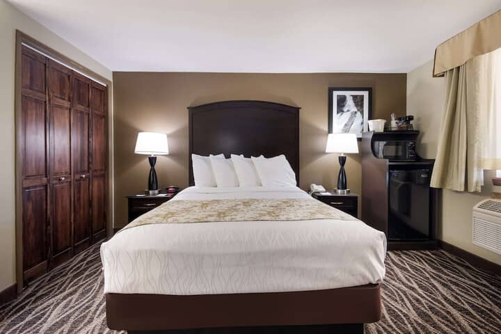 Room 5 of 27
